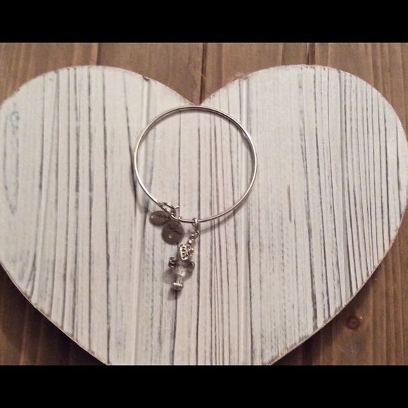 Cross Swarovski Crystal Charm Bracelet - Picture 2 of 3